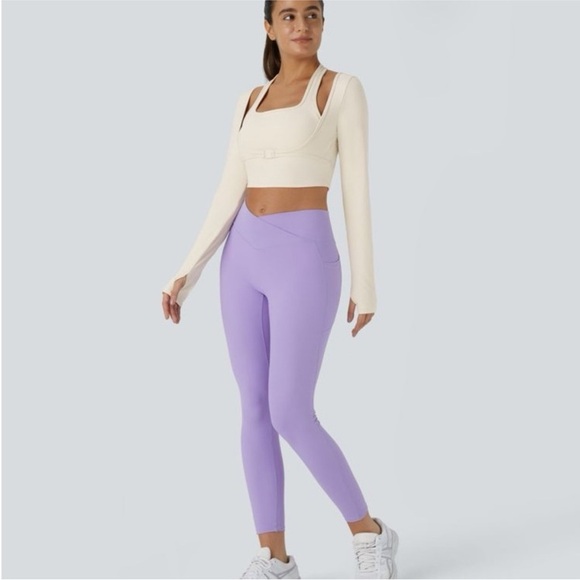 Halara NWT Cropped Long Sleeve Buckle
Top - Picture 6 of 8